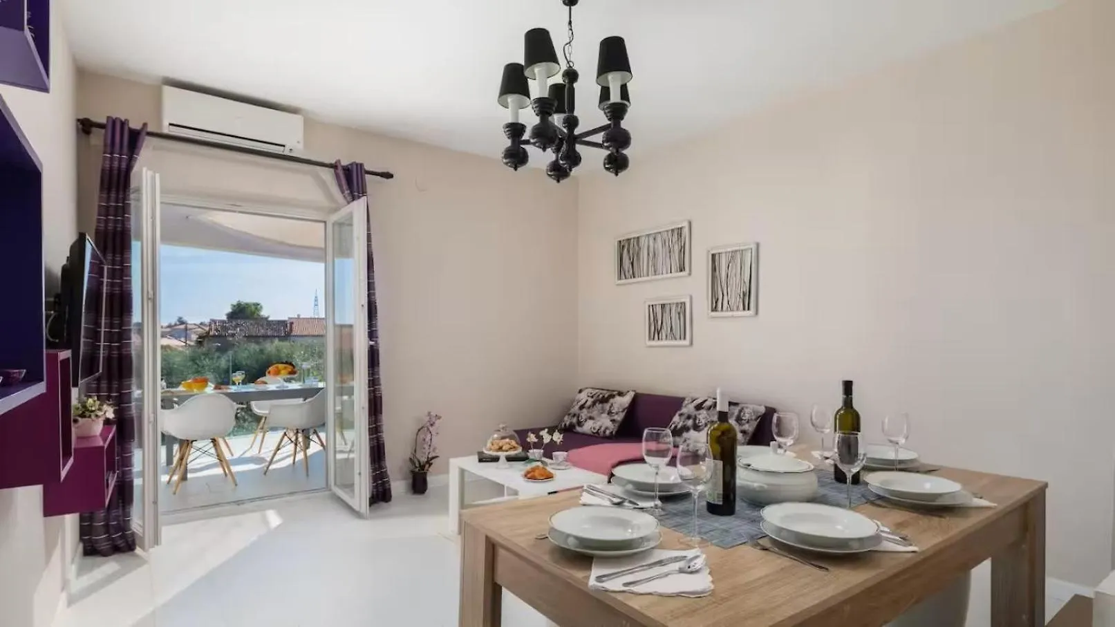 Villa Stullich With Swimming Pool And Sauna Apartman Nin